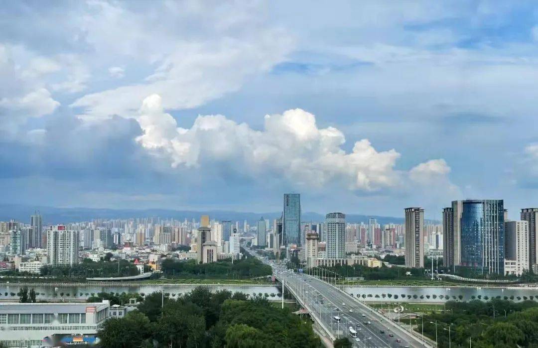 外交部发言人就太原发展发表积极评论